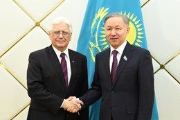 14.12.2017 Chairman of the Chamber Nurlan Nigmatulin welcomed Mikhail Bocharnikov, Ambassador Extraordinary and Plenipotentiary of Russia to Kazakhstan, on the occasion of the end of his diplomatic mission in our country 