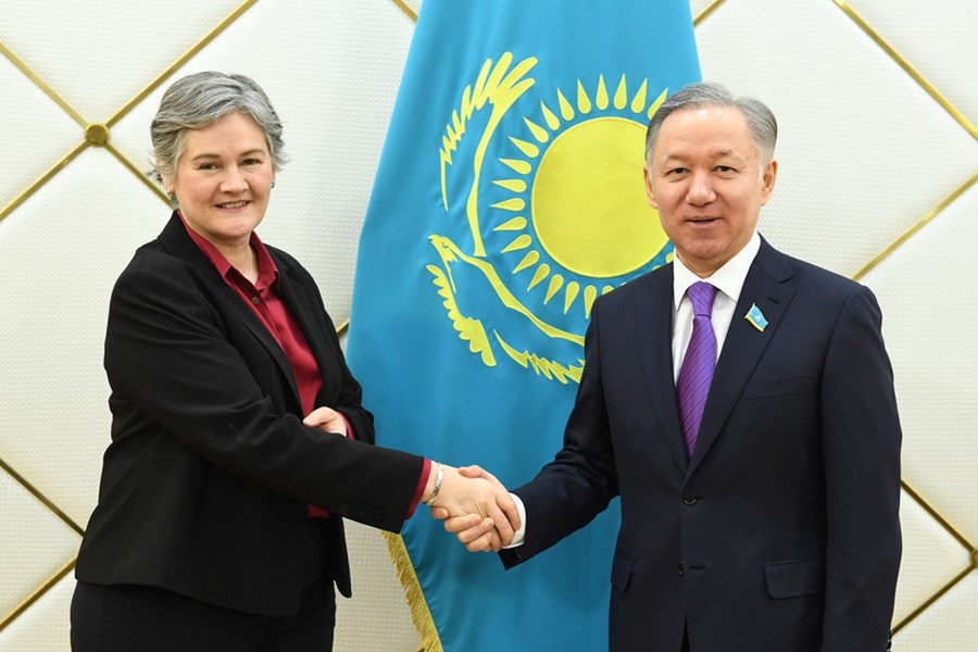22.12.2017 Chairman of the Mazhilis Nurlan Nigmatulin welcomed Carolyn Brown, Ambassador Extraordinary and Plenipotentiary of the United Kingdom of Great Britain and Northern Ireland to Kazakhstan, on the occasion of the end of her diplomatic mission in our country 