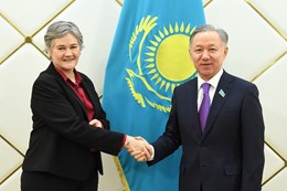 22.12.2017 Chairman of the Mazhilis Nurlan Nigmatulin welcomed Carolyn Brown, Ambassador Extraordinary and Plenipotentiary of the United Kingdom of Great Britain and Northern Ireland to Kazakhstan, on the occasion of the end of her diplomatic mission in our country 