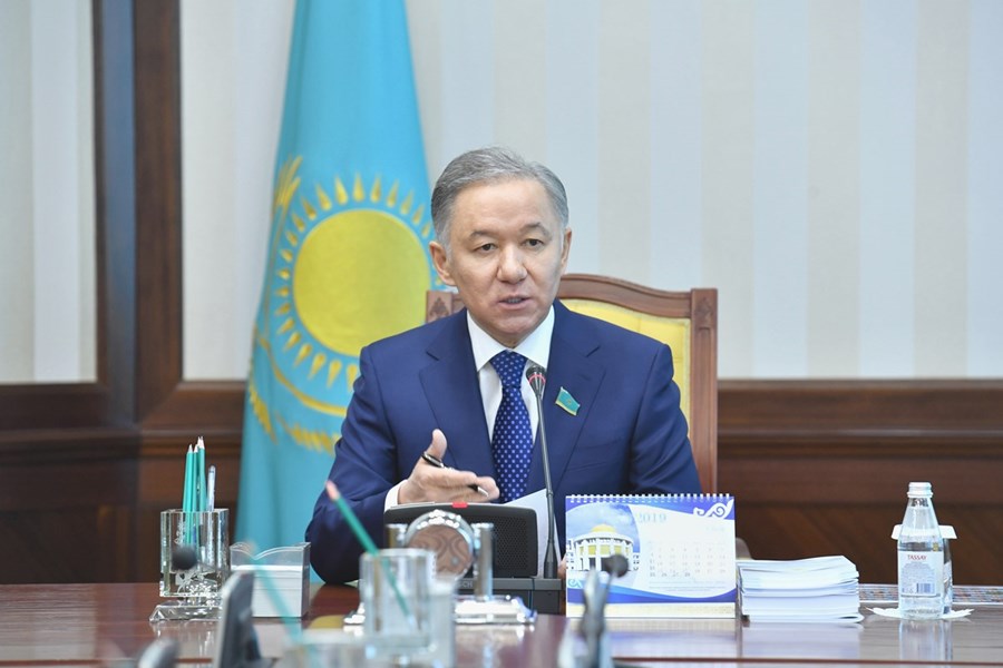 26.04.2019 Speaker of the Chamber Nurlan Nigmatulin chaired the Bureau of the Mazhilis, the main issue of which was the visit by deputies of the Chamber to the regions in the period from April 30 to May 7
