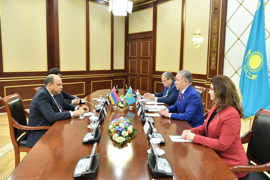 18.06.2019 Chairman of the Chamber Nurlan Nigmatulin received Ambassadors Extraordinary and Plenipotentiary of a number of foreign countries. N. Nigmatulin and Armenia’s Ambassador Gagik Ghalachyan