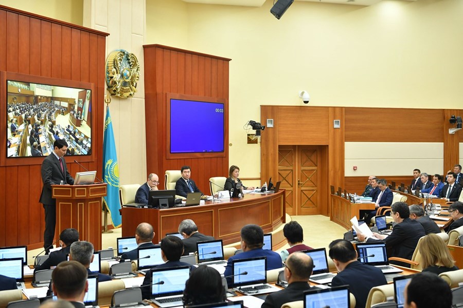 20.04.2022 Mazhilis approved legislative amendments to the draft laws on the republican budget and on guaranteed transfer for 2022-2024 