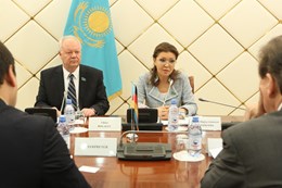 Встреча Заместителя Председателя Мажилиса Д.Назарбаевой с Чрезвычайным и Полномочным Послом ФРГ в Казахстане Г.Херцем