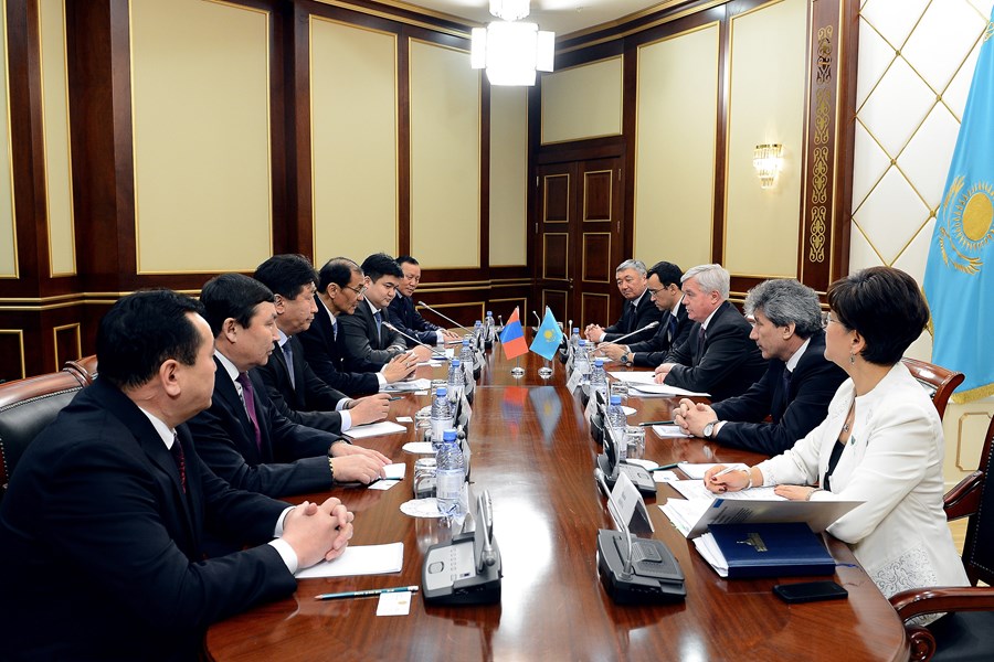 Встреча вице-спикера С.А.Дъяченко с делегацией Великого Государственного Хурала Монголии во главе с руководителем межпарламентской группы А.Тлейханом